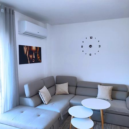 Sabi Apartment Golem Qerret Exteriör bild