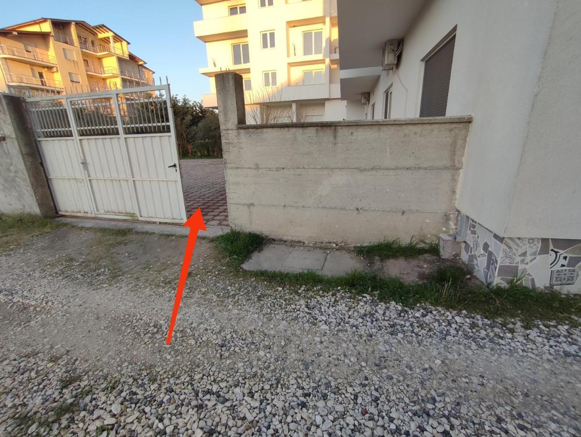 Sabi Apartment Golem Qerret Exteriör bild