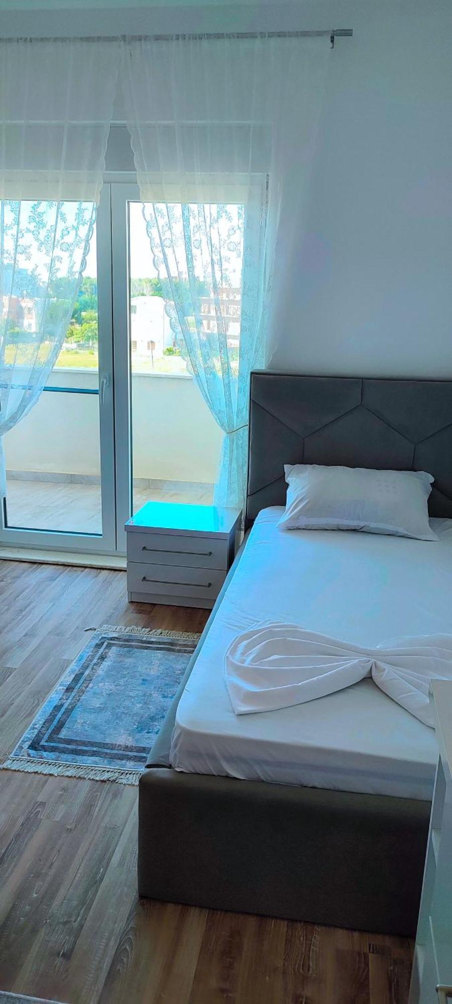 Sabi Apartment Golem Qerret Rum bild